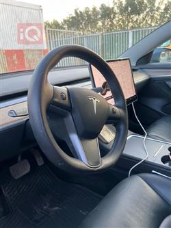 تسلا موديل 3